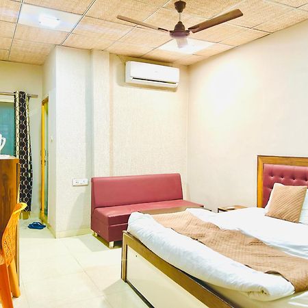 Jagtara Residency Hotel Indaur Kültér fotó