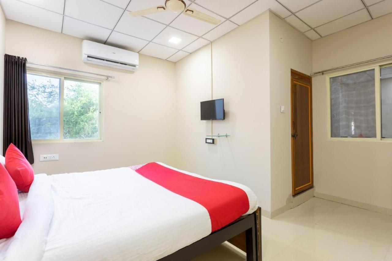 Jagtara Residency Hotel Indaur Kültér fotó