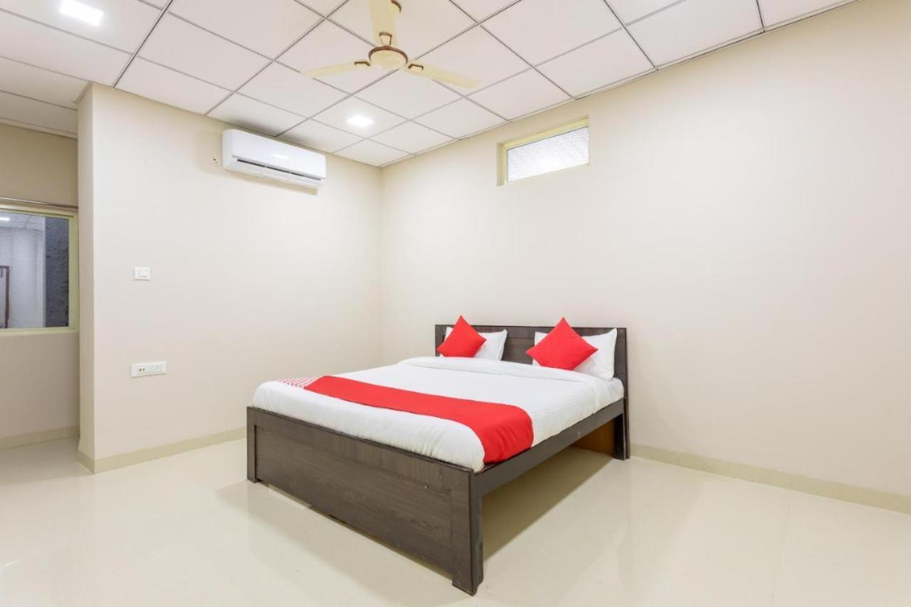 Jagtara Residency Hotel Indaur Kültér fotó